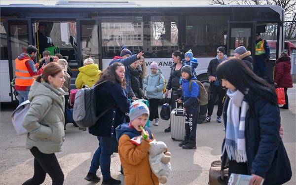 Már több mint 650 ezer menekült érkezett Magyarországra