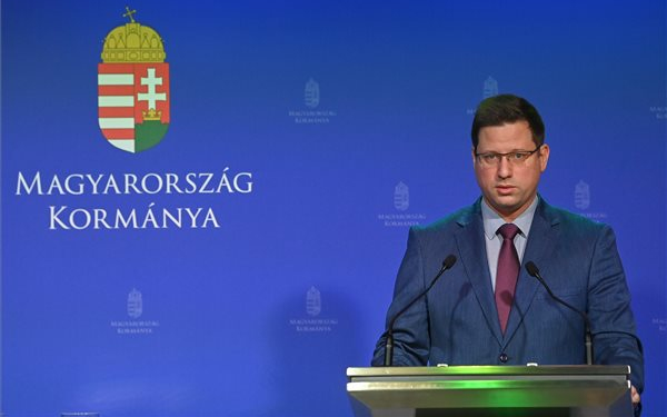 Gulyás Gergely: lemondtak egyetemi kuratóriumi pozíciójukról a miniszterek