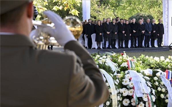 Eltemették Sólyom László volt köztársasági elnököt